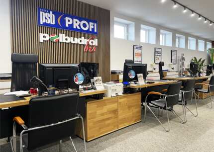 Nowoczesny salon sprzedażowy PSB PROFI Polbudrol-Bis w Starachowicach